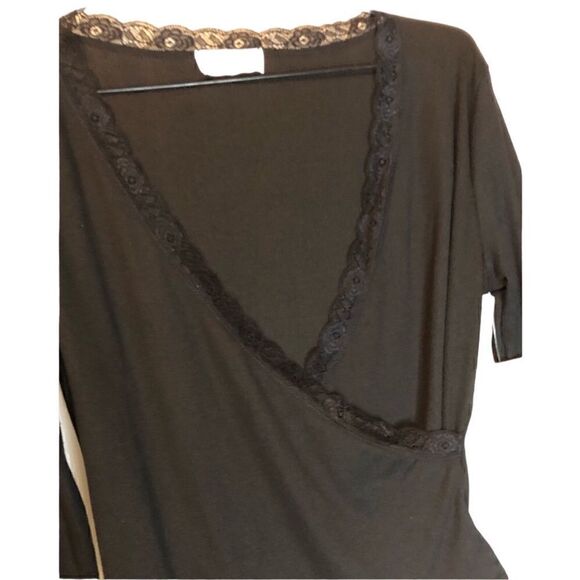 NWT LOVE WINS Women’s Black Top Blouse Open V-Neck Lace Detail Long Sleeves - Picture 3 of 5